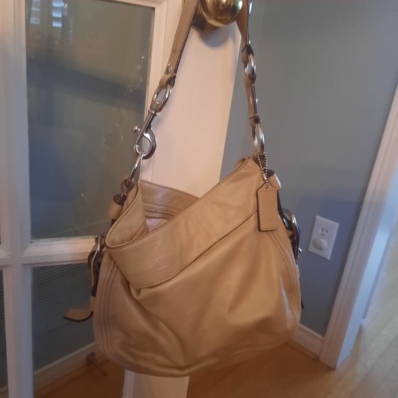 COACH Zoe Beige Leather Hobo Handbag Purse F12671 - Picture 3 of 8